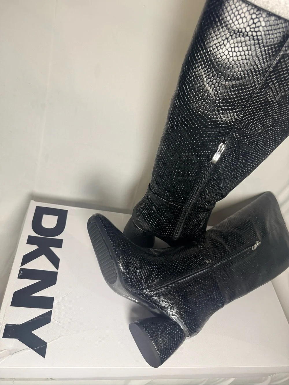 DKNY women’s Cana block heel knee high boots wide calf size 9.5